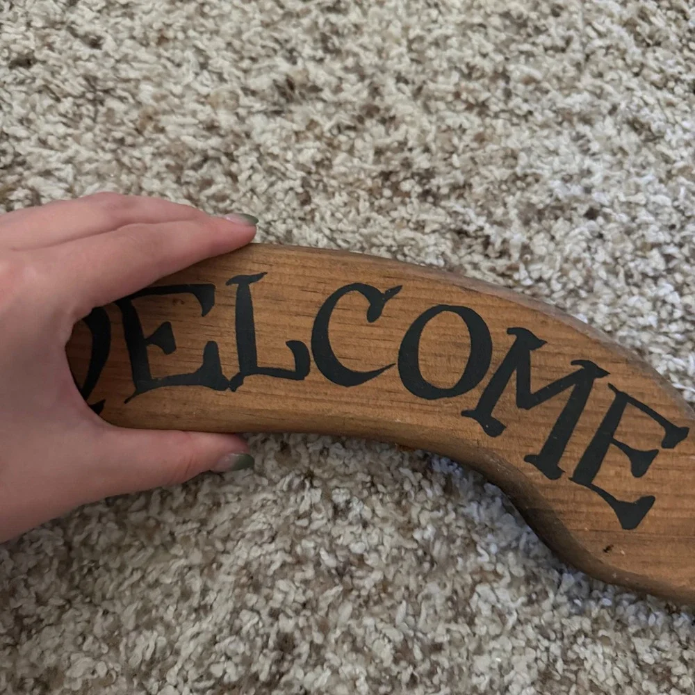Rustic Wooden Welcome Sign Curved‎ Banner Ribbon Stenciled Wall Decor Brown Wood